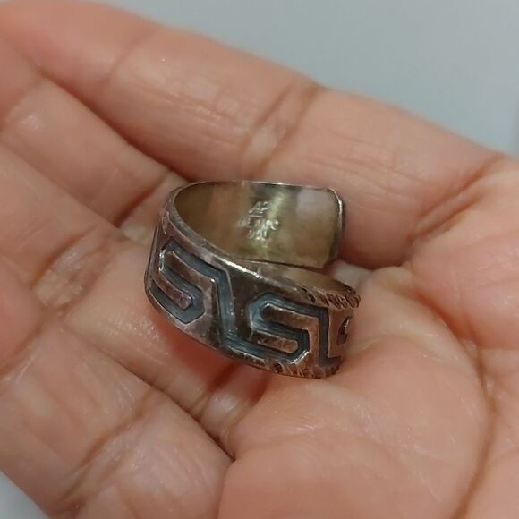 Vintage AP 950 Mexican Silver Greek Key Relief Bypass Ring Wide Band Adjustable - Picture 7 of 8